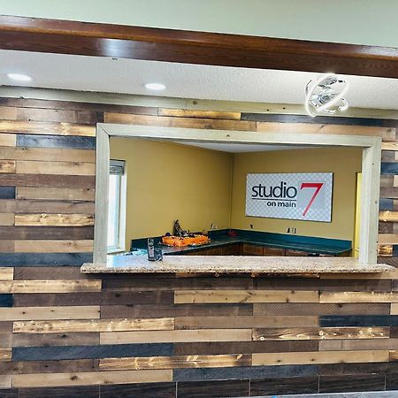 Studio 7 On Main West Fargo Eksteriør bilde